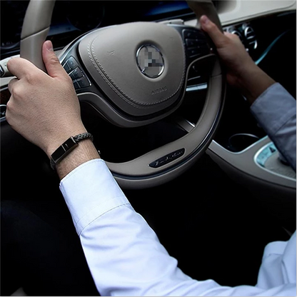 Fashion leather bracelet with hidden USB charger cable for smartphone